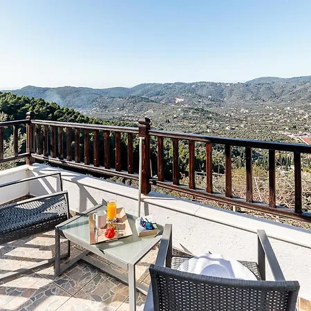 Sleeps 2 With Pool And Air Con * Skopelos