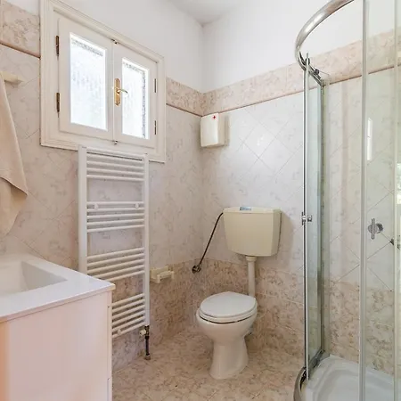 Villa Sleeps 2 With Pool And Air Con *