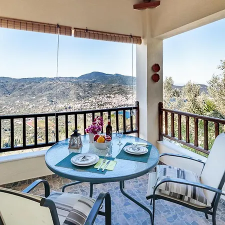 Sleeps 2 With Pool And Air Con Villa